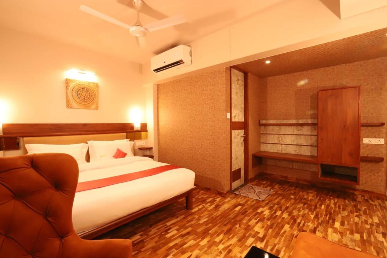 Hotel Prabha Palace Ahmednagar Exterior photo