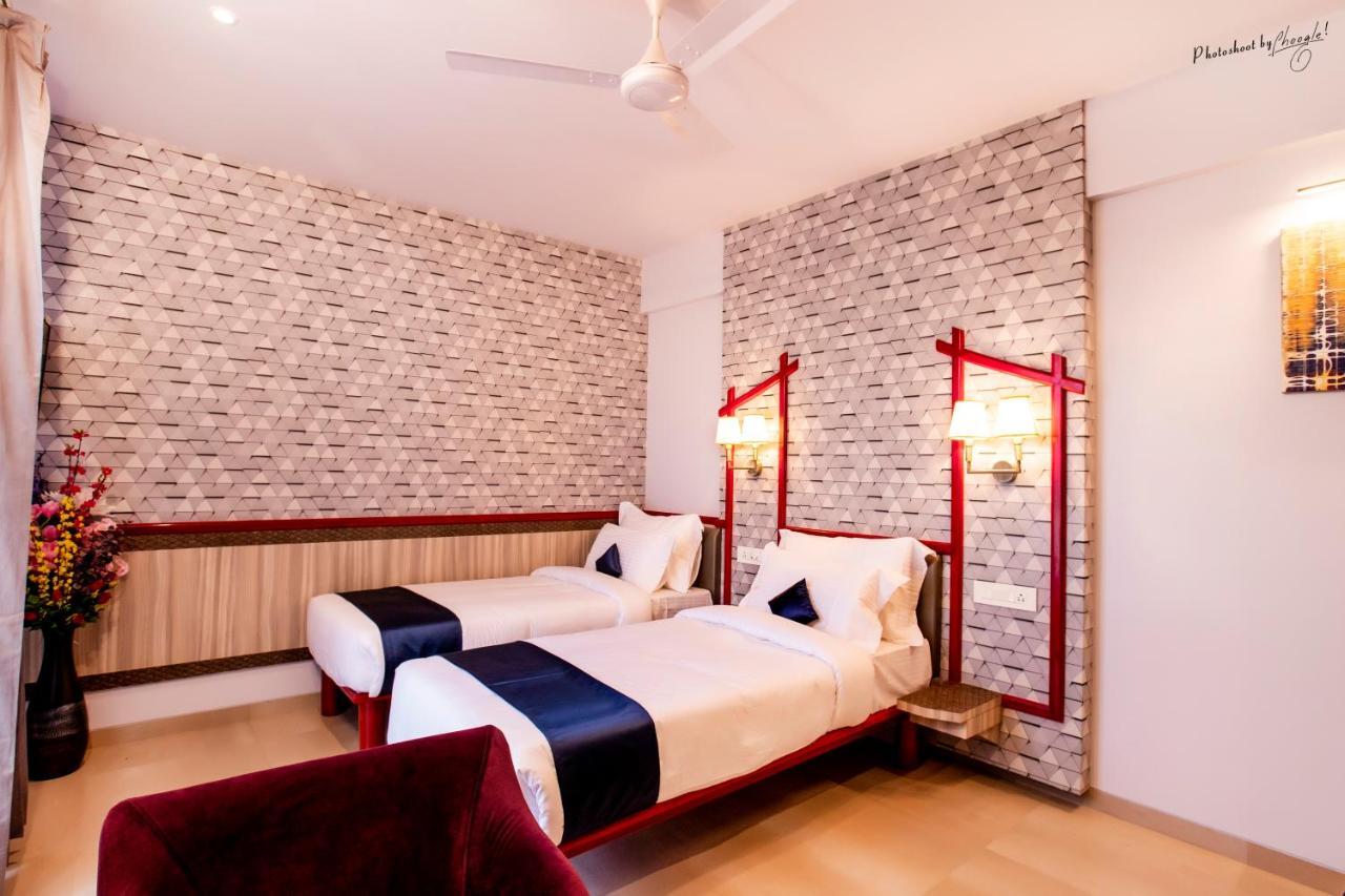Hotel Prabha Palace Ahmednagar Exterior photo