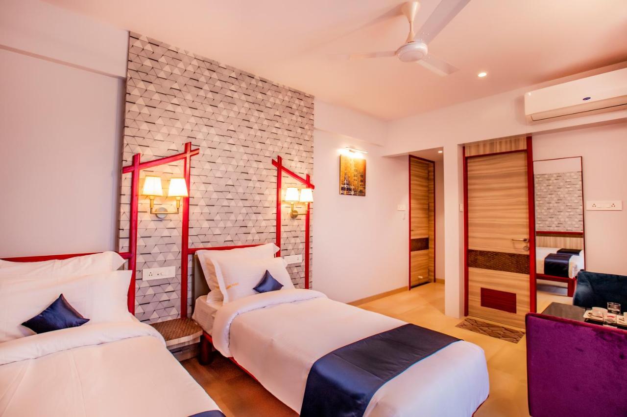 Hotel Prabha Palace Ahmednagar Exterior photo